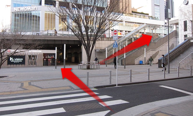 JR新宿駅 東口から東南口改札前を経由し、南口改札前までの行き方
